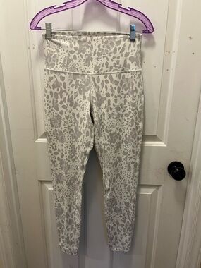 🍋 LIKE NEW Lululemon Align HR Pant 28" - Cheetah Camo Antique White Multi - Sz 8